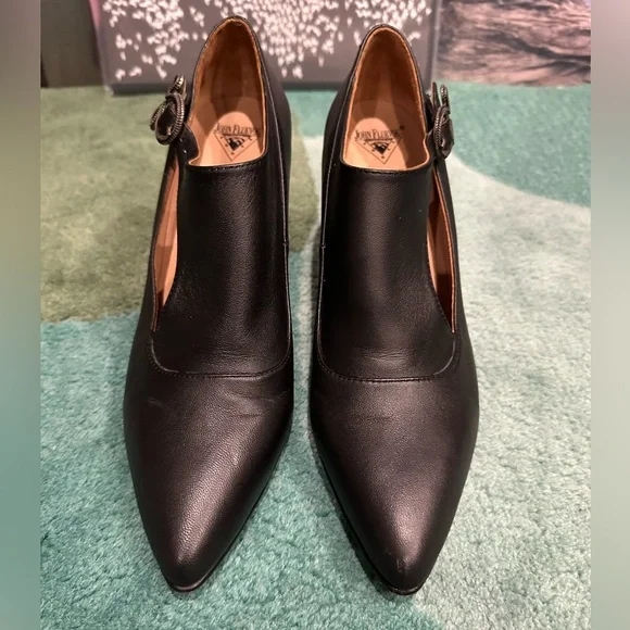 Fluevog LIKE NEW Poser Darla black asymmetrical buckle heel w/ side cutout - 8 - Picture 5 of 16